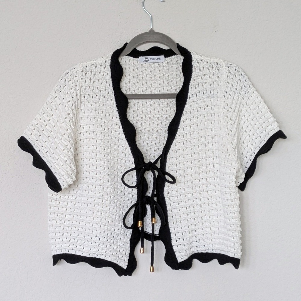 CUPSHE x Kelsey‎ Anderson Crush Crochet Cover-Up White Black Tie Front Scalloped
